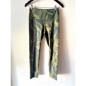 Z BY ZELLA Longline Tropical Green Active Pants Size Small